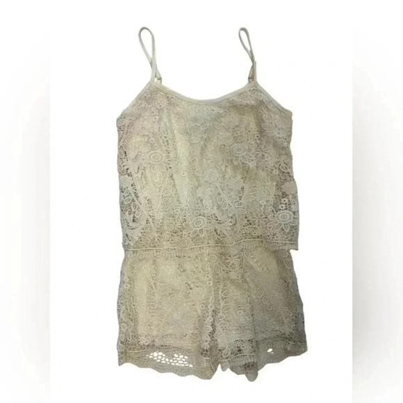 Rebellion Romper EUC Lace Floral Crème Spaghetti Strap Size Medium - Picture 5 of 10